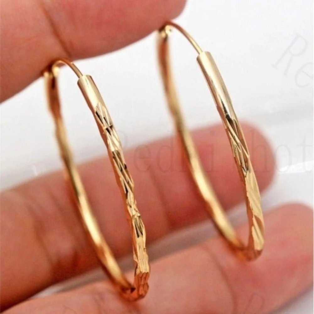 ***NEW 18K Gold Hoop Round Earrings - Picture 5 of 6